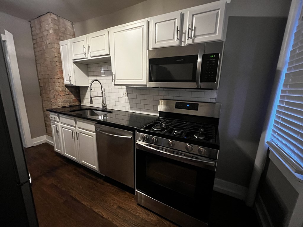 Gillham Apartments, 4301 Gillham Rd., Kansas City, MO RentCafe