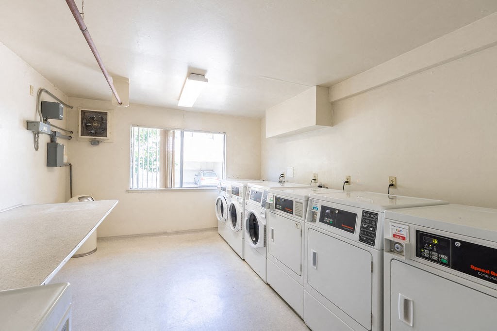 La Hacienda Apartments