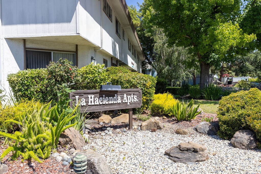 La Hacienda Apartments