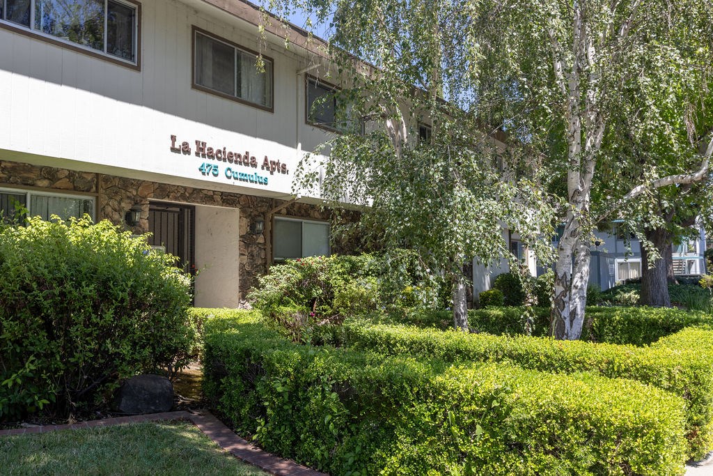 La Hacienda Apartments