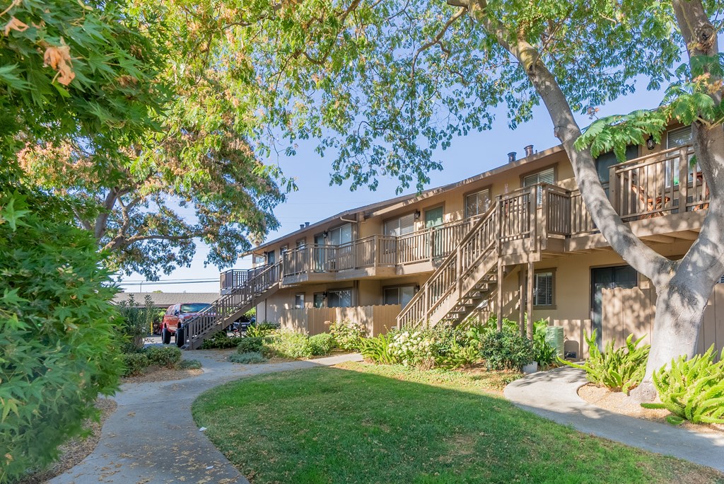 the building in which the hotel is located