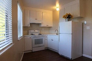 4515 Hamilton Ave. 1-2 Beds Apartment for Rent - Photo Gallery 3