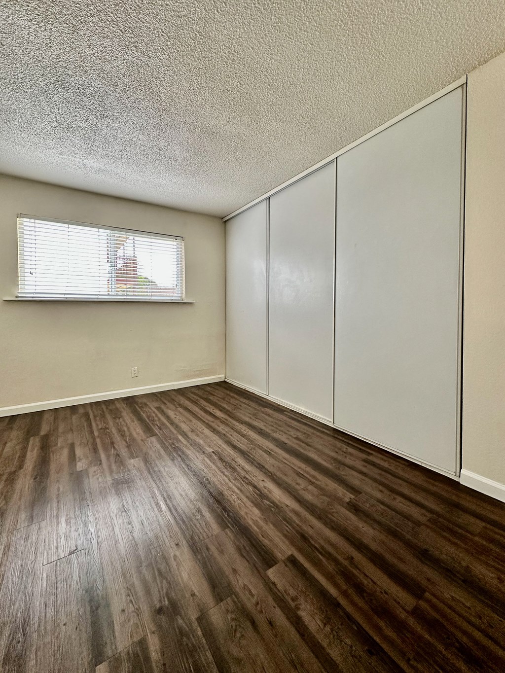 Lakeview Towers Apartments