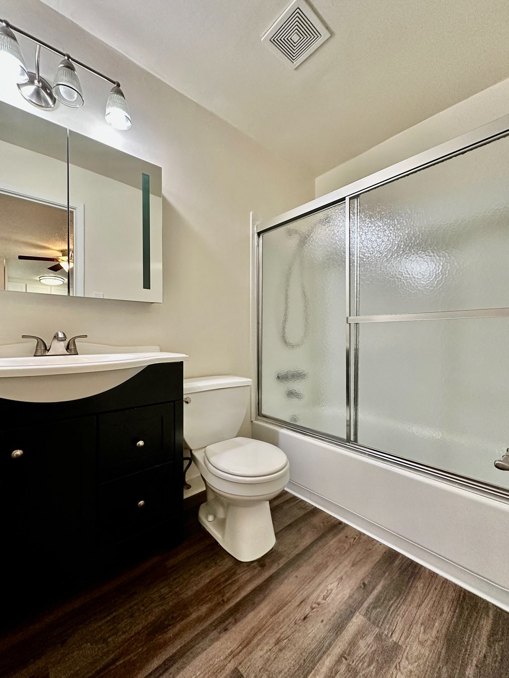 Lakeview Towers Apartments