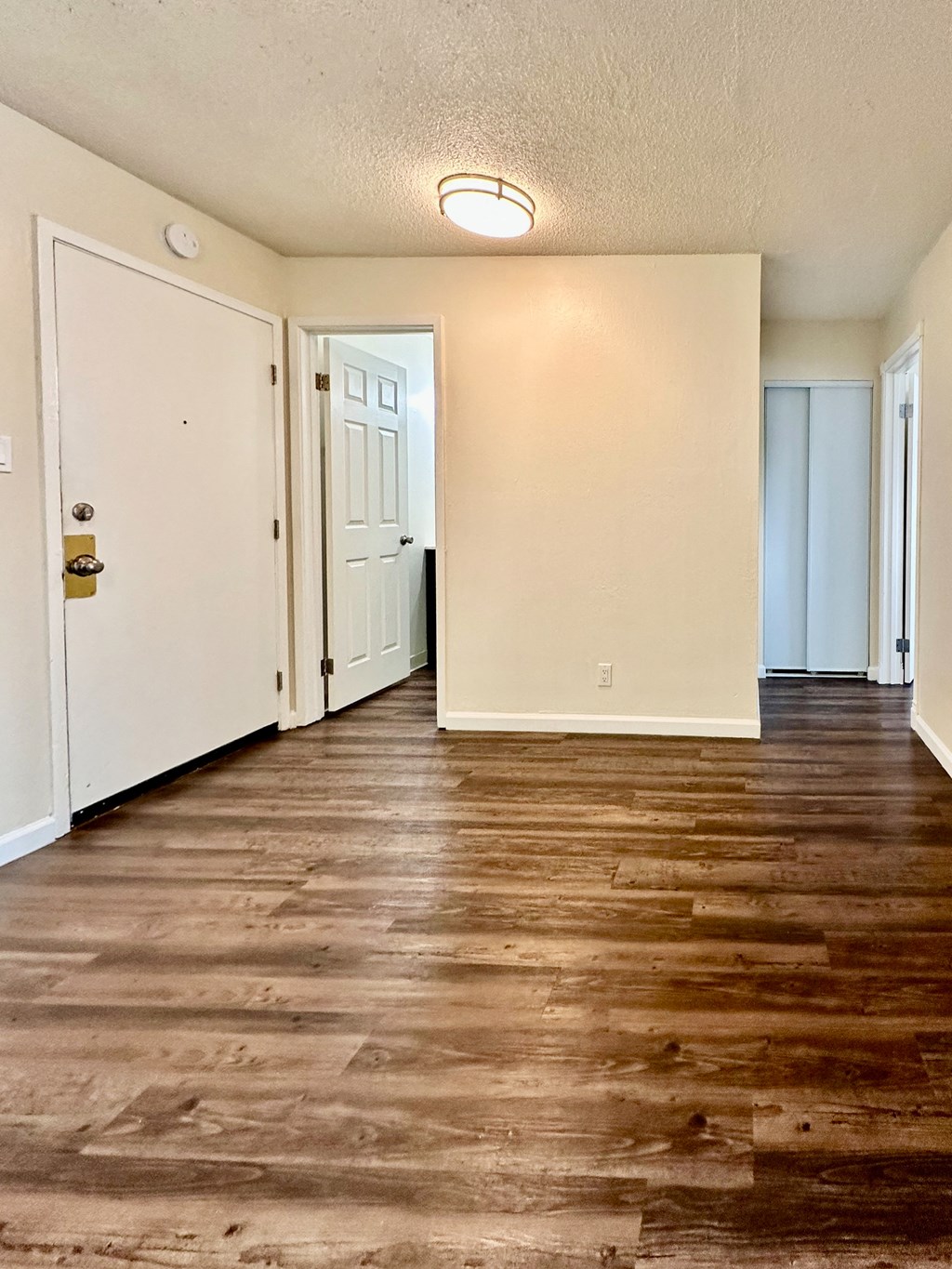 Lakeview Towers Apartments