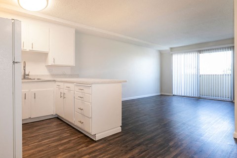 Lakeview Towers Apartments