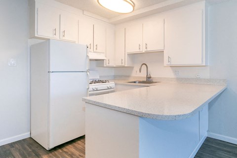 Lakeview Towers Apartments