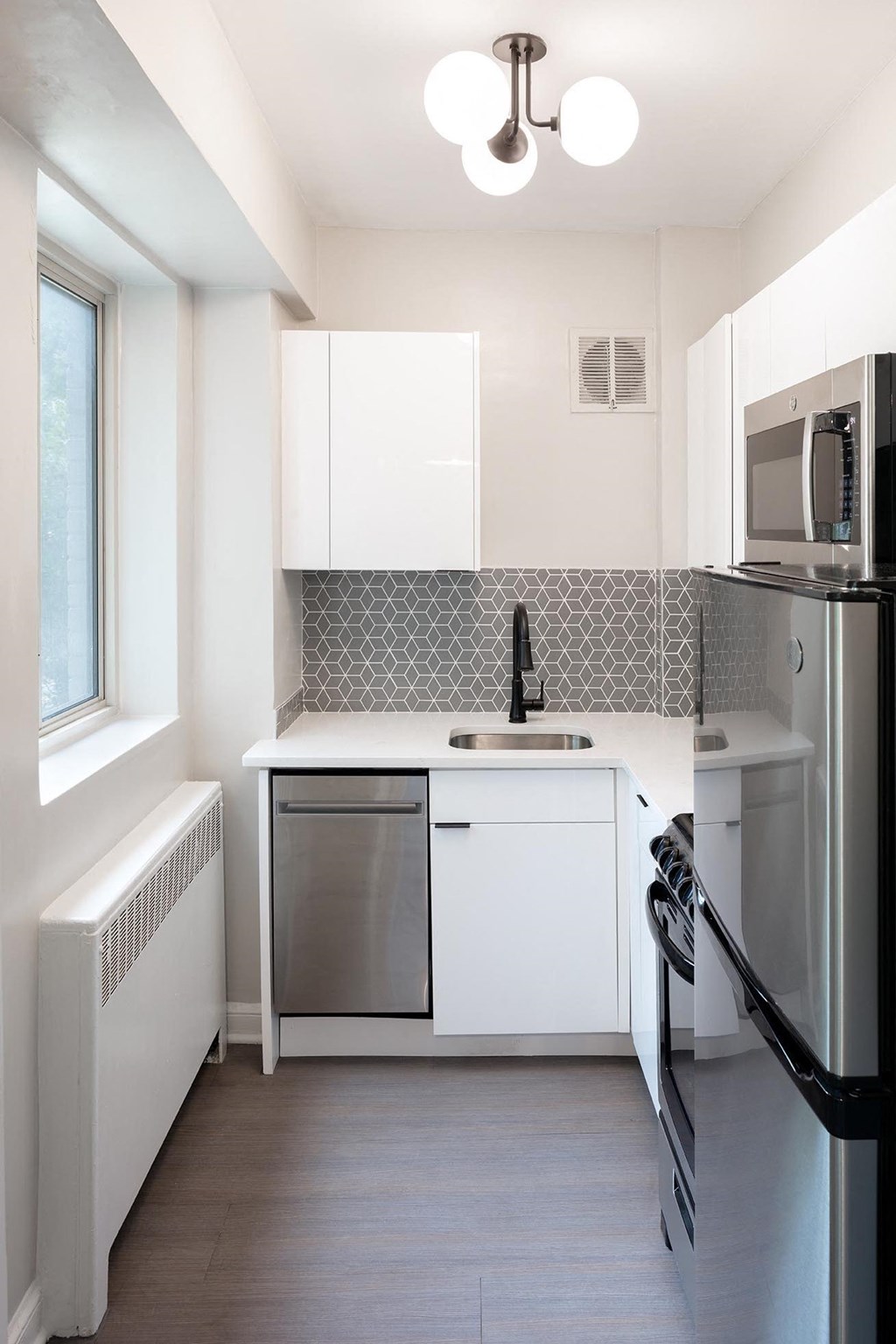 One-bedroom kitchen at 1500 Arlington, Arlington, Virginia