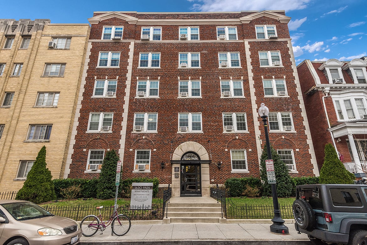 Building exterior at 1630 Park, Washington