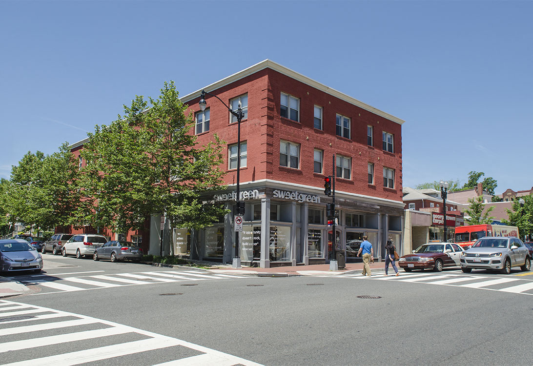 Nearby shopping and dining in Glover Park at 2255 Wisconsin, Washington, DC