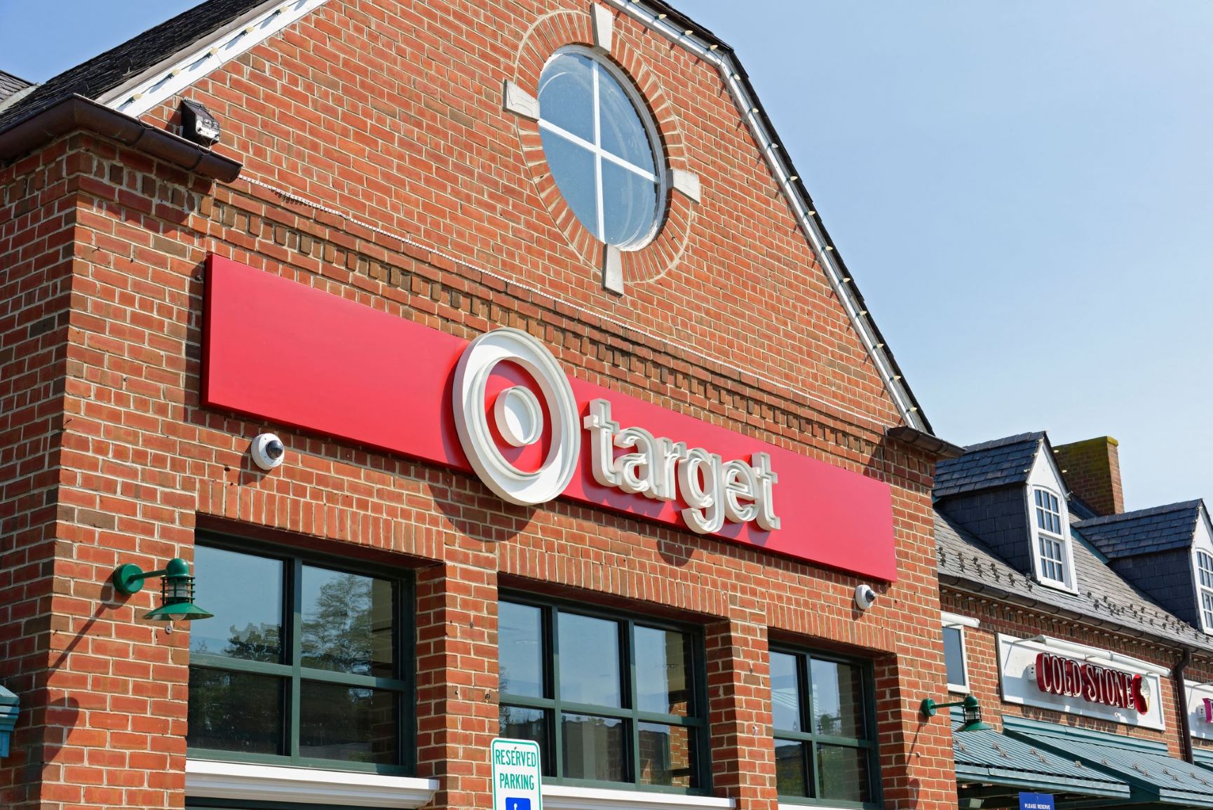 Shopping in Woodley Park at Cathedral Mansions, Washington, Washington