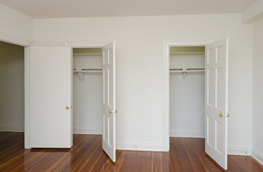 Bedroom closets at Cathedral Mansions, Washington - Photo Gallery 5