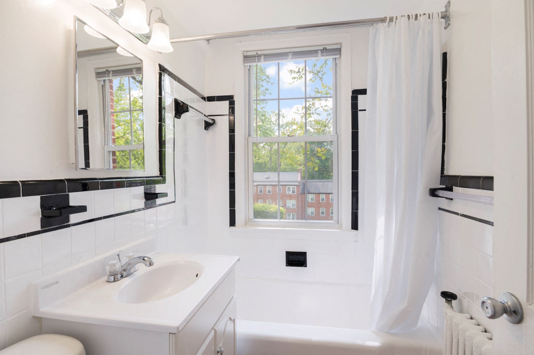 Bathroom at Park Crest Apartments in Washington D.C. 20007