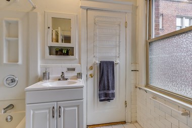4115 Wisconsin Avenue, NW Studio-3 Beds Apartment for Rent - Photo Gallery 5