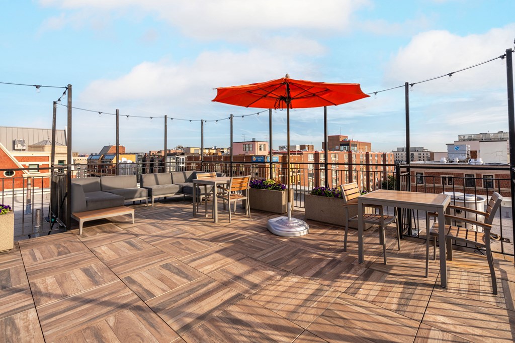 the roof terrace at 353 sacramento street in san francisco