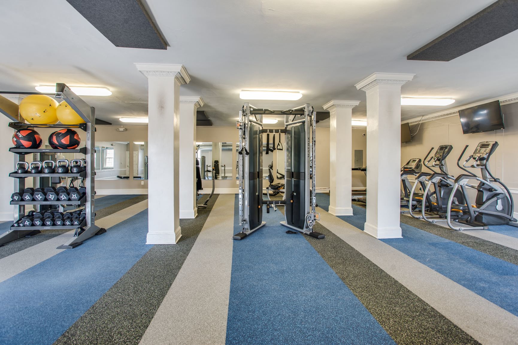 Fitness center  at Kew Gardens, Washington