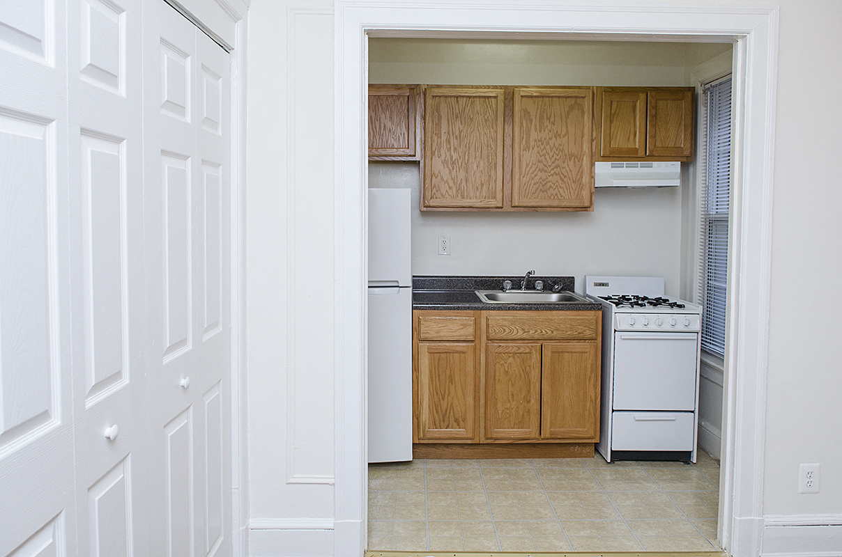 Kitchen with classic appliances at Highview and Castle Manor, Washington, Washington