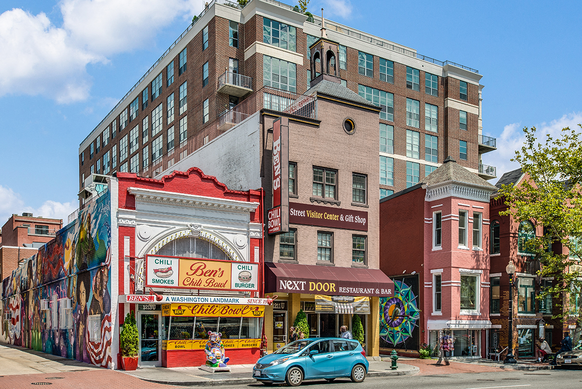 Nearby Restaurants  at Highview and Castle Manor, Washington