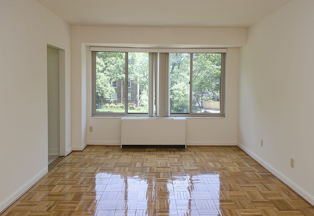Vacant Living Room at Idaho Terrace, Washington, DC, 20016