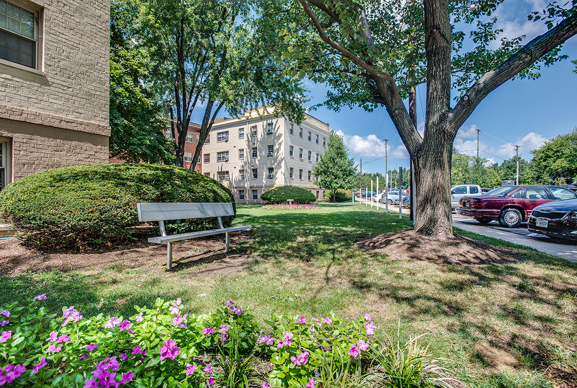 Building exterior and bench at Mason Hall in Alexandria, VA 22314