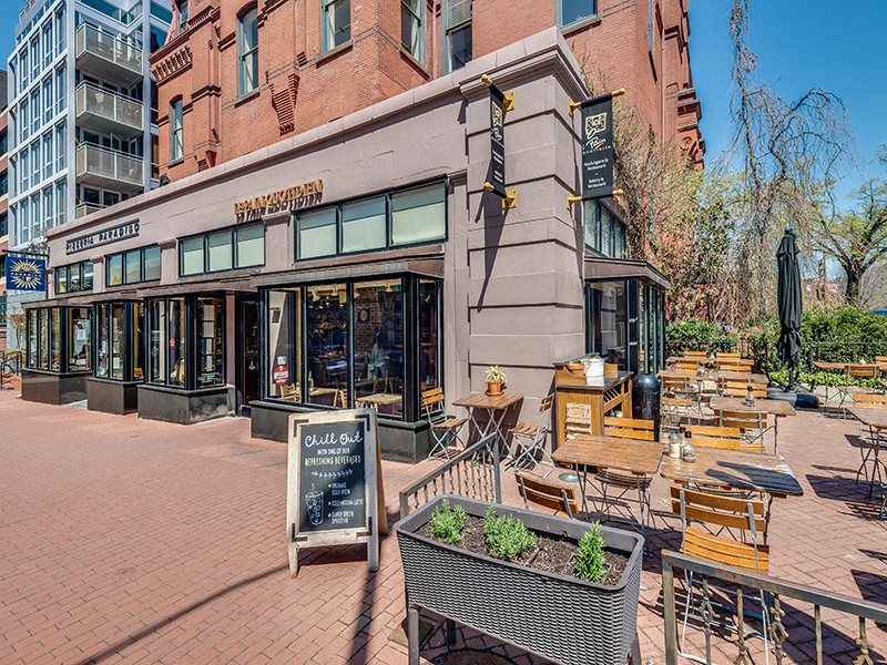 Restaurants and Cafes at President Madison, Washington
