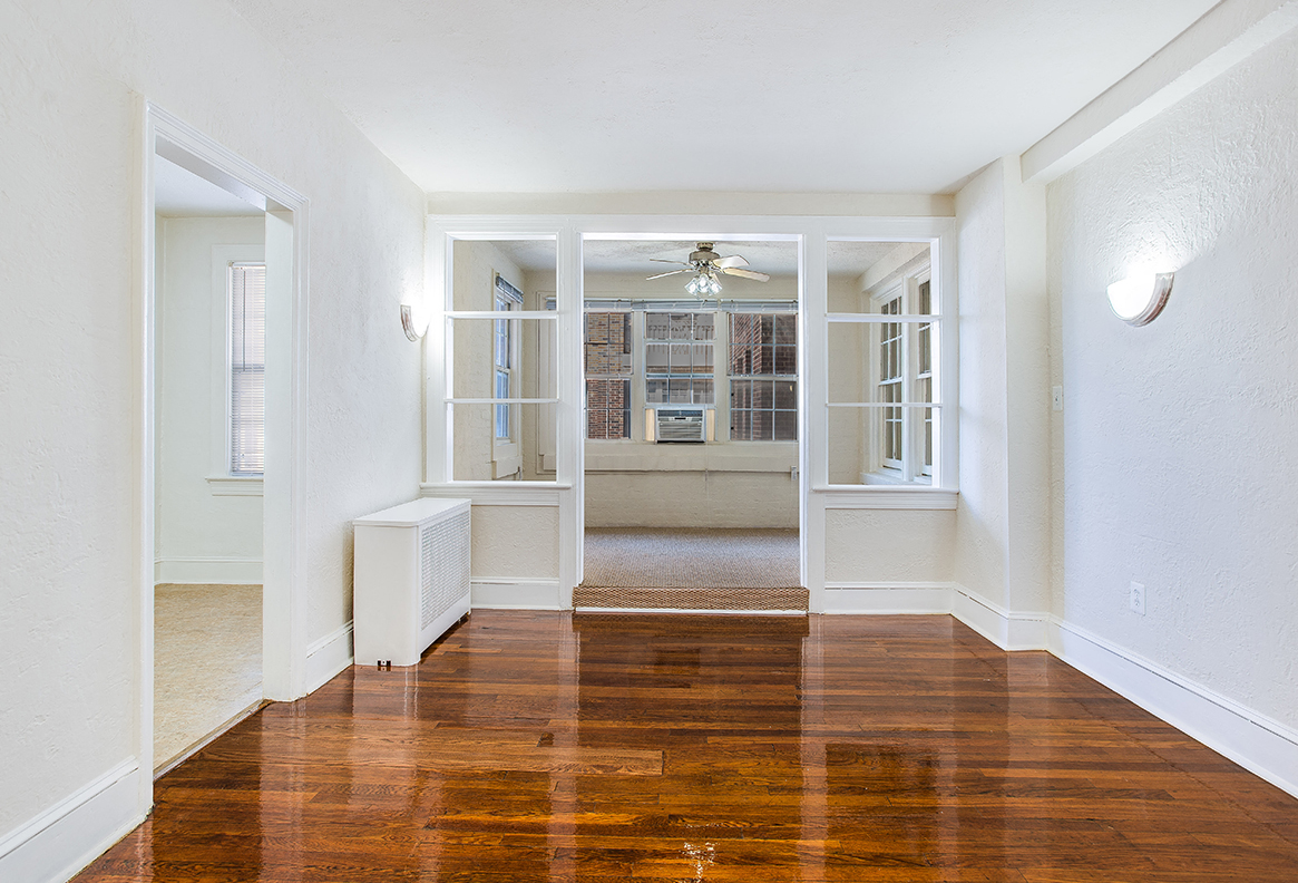 Living and sunroom at Paramount, Washington