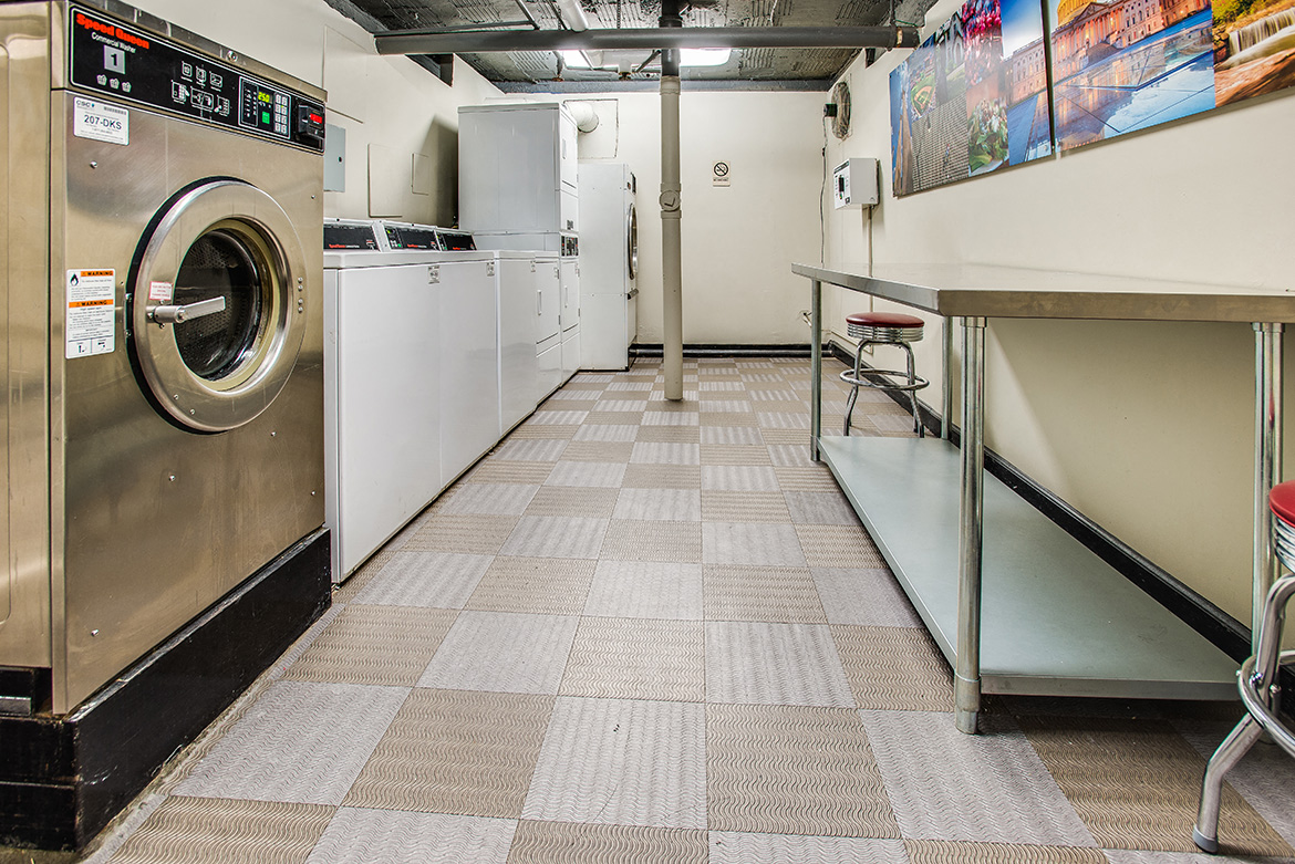Laundry at Paramount, Washington, 20011