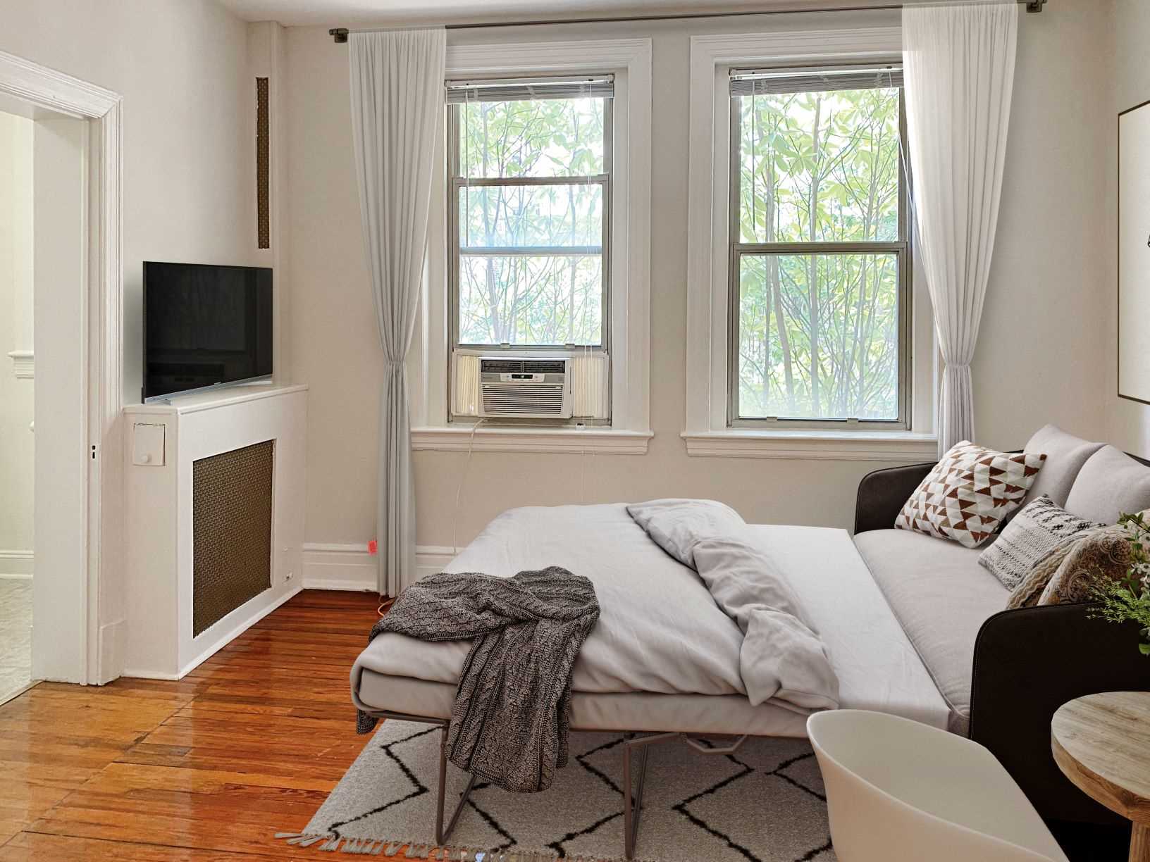 Bedroom With Fireplace at President Madison, Washington