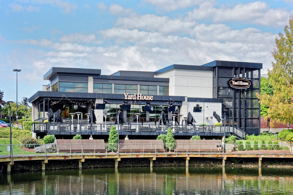 Nearby shopping, dining and entertainment in Rio Lakefront at Residences at Rio, Gaithersburg, MD, 20878