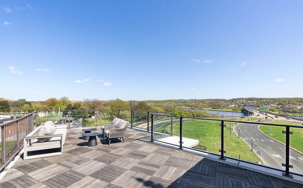 Resident deck lounge area at 1600 Pennsylvania Avenue SE, Washington