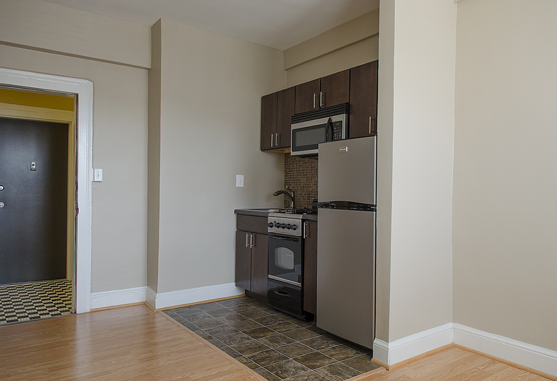 Studio apartment kitchen area and entrance at 1630 Park, Washington, DC
