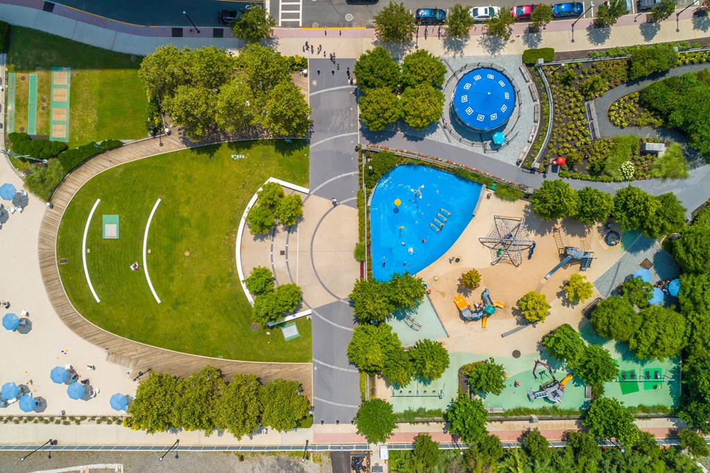 birds eye view of Newport Green park and playground
