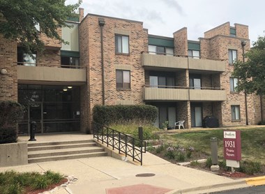 1919 & 1931 Prairie Square 1-2 Beds Apartment for Rent