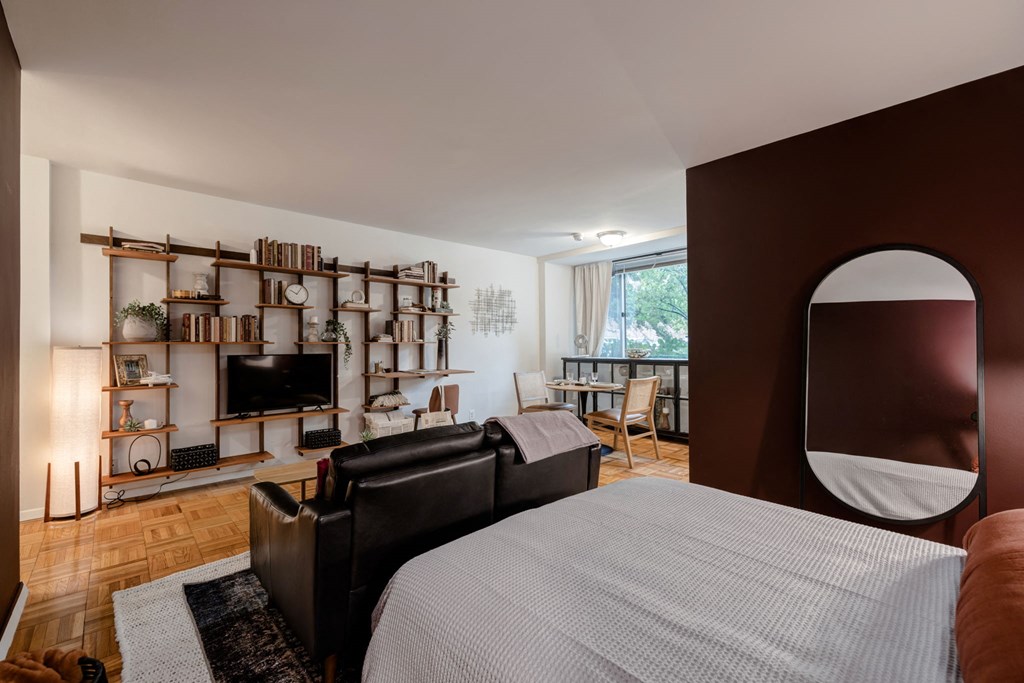 Beautifully renovated studio model at Quebec House