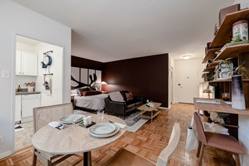Updated studio model at Quebec House - Photo Gallery 8