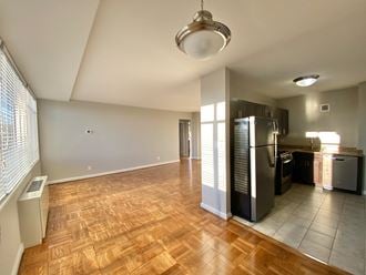 2828 Connecticut Avenue NW 1-2 Beds Apartment for Rent - Photo Gallery 1