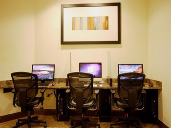 Media Center with PC & Mac Stations, and Printer/Scanner/Fax at Quebec House, Washington, DC, 20008 - Photo Gallery 17