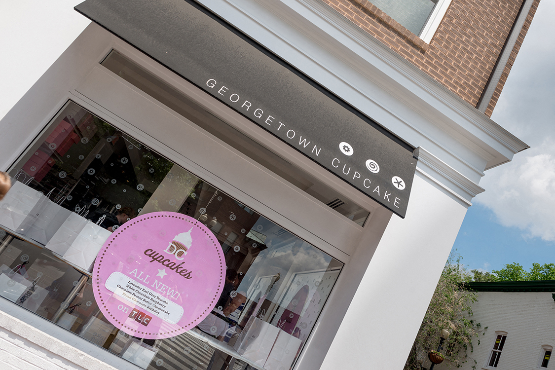 Enjoy Numerous Shopping And Dining at 2400 Pennsylvania Avenue Apartments, Washington, DC,20037