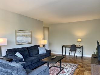 2828 Connecticut Avenue NW 1-2 Beds Apartment for Rent - Photo Gallery 3