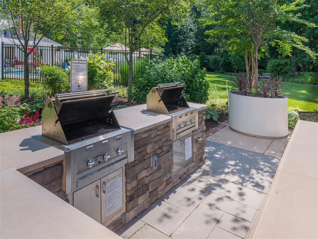 Outdoor Gas Grills at Evergreens at Columbia Town Center, MD 21044