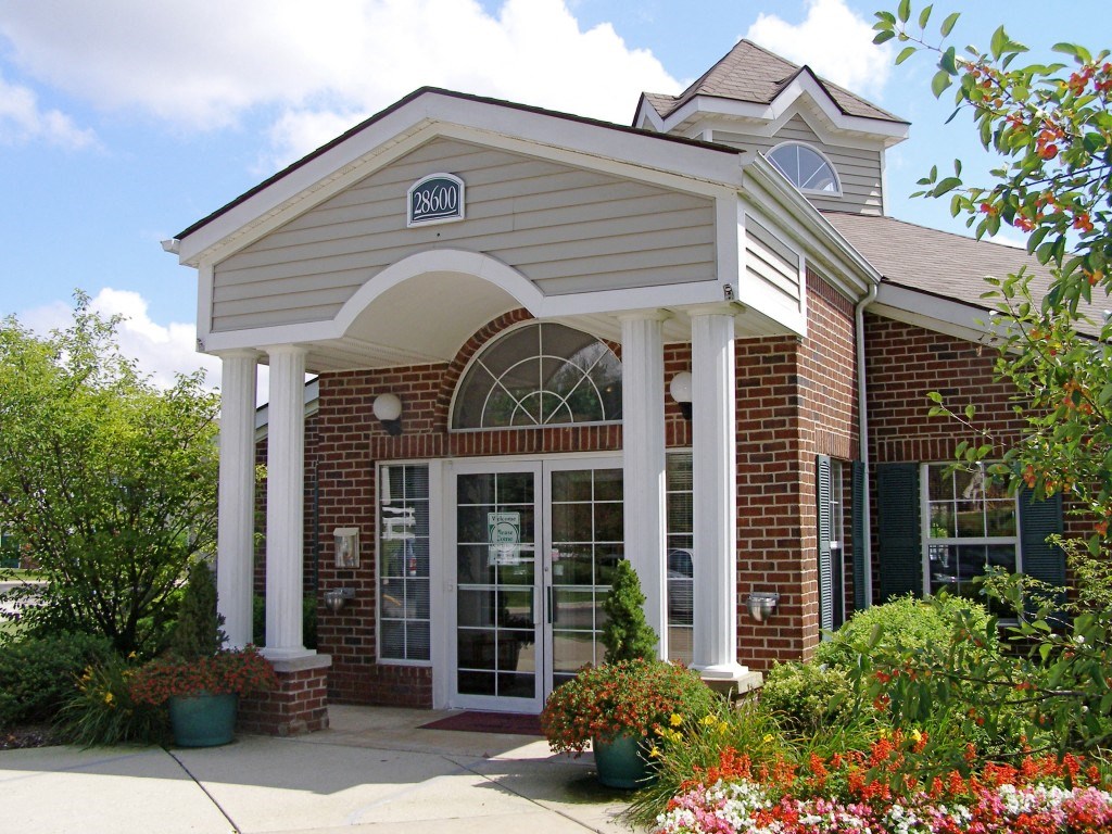 Pebble Creek Apartments, 28600 Pebble Creek Parkway, Southfield, MI