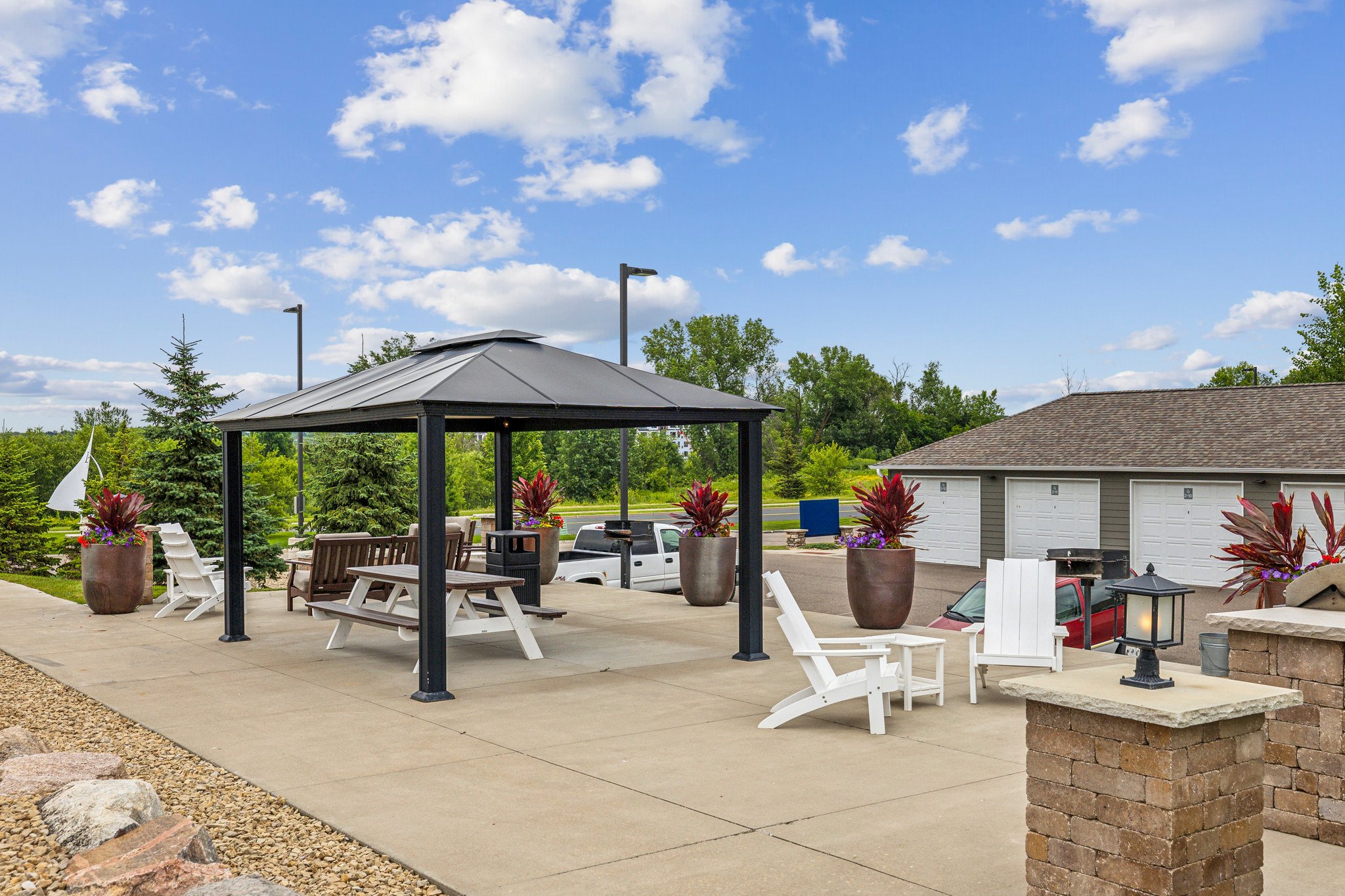 Lake Ridge Apartments