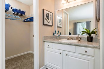 1863 Wells Road 1-3 Beds Apartment for Rent - Photo Gallery 4