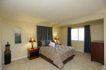 9900 NW Prairie View Rd Studio-2 Beds Apartment for Rent - Photo Gallery 36
