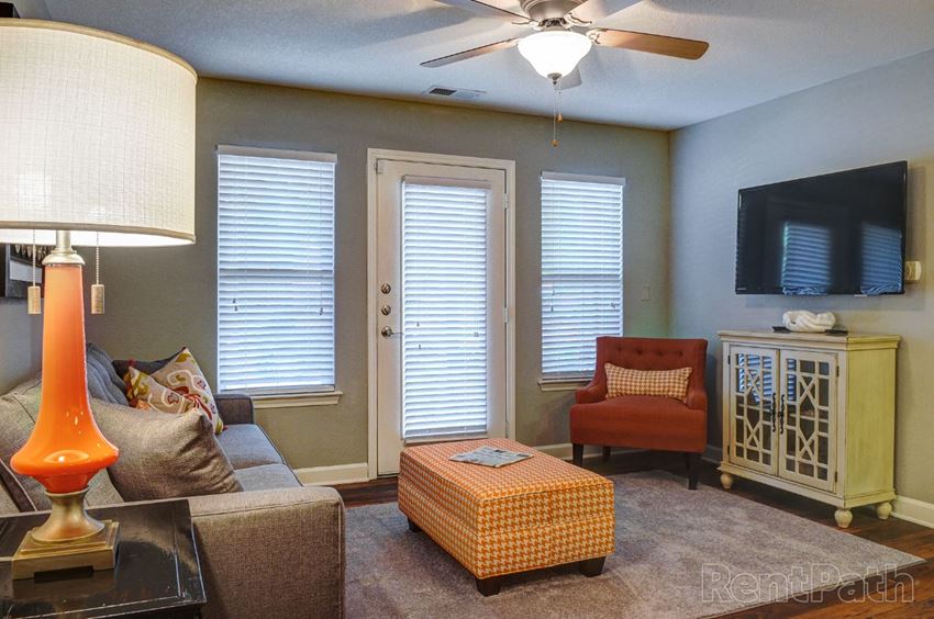 5005 Community Circle 1-3 Beds Apartment for Rent - Photo Gallery