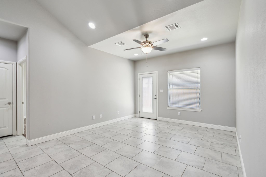 Residence At Legacy Park