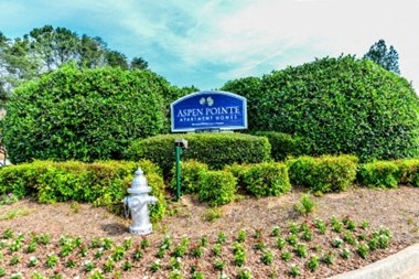 Aspen Pointe Apartments - Entrance Sign