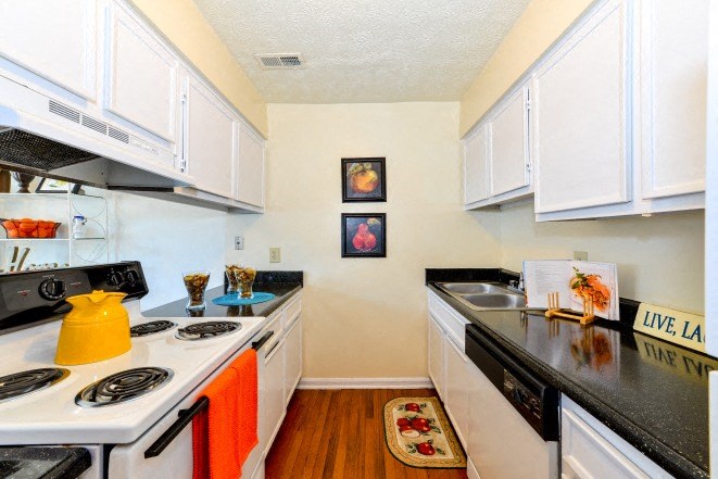 Morrowood Townhomes - Kitchen