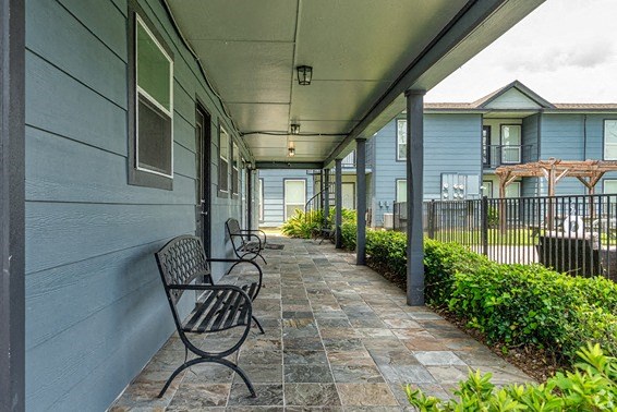 sitting area at The Wilshire, Lake Charles, 70607
