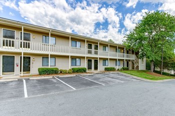 1100 Crystalwood Ct NW Studio-3 Beds Apartment for Rent - Photo Gallery 6